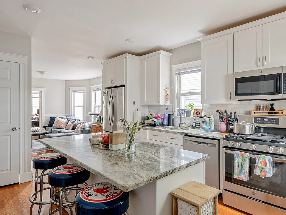 124 Pearson Rd #1
