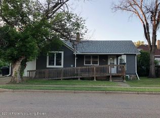 416 3rd St W, Dickinson, ND 58601