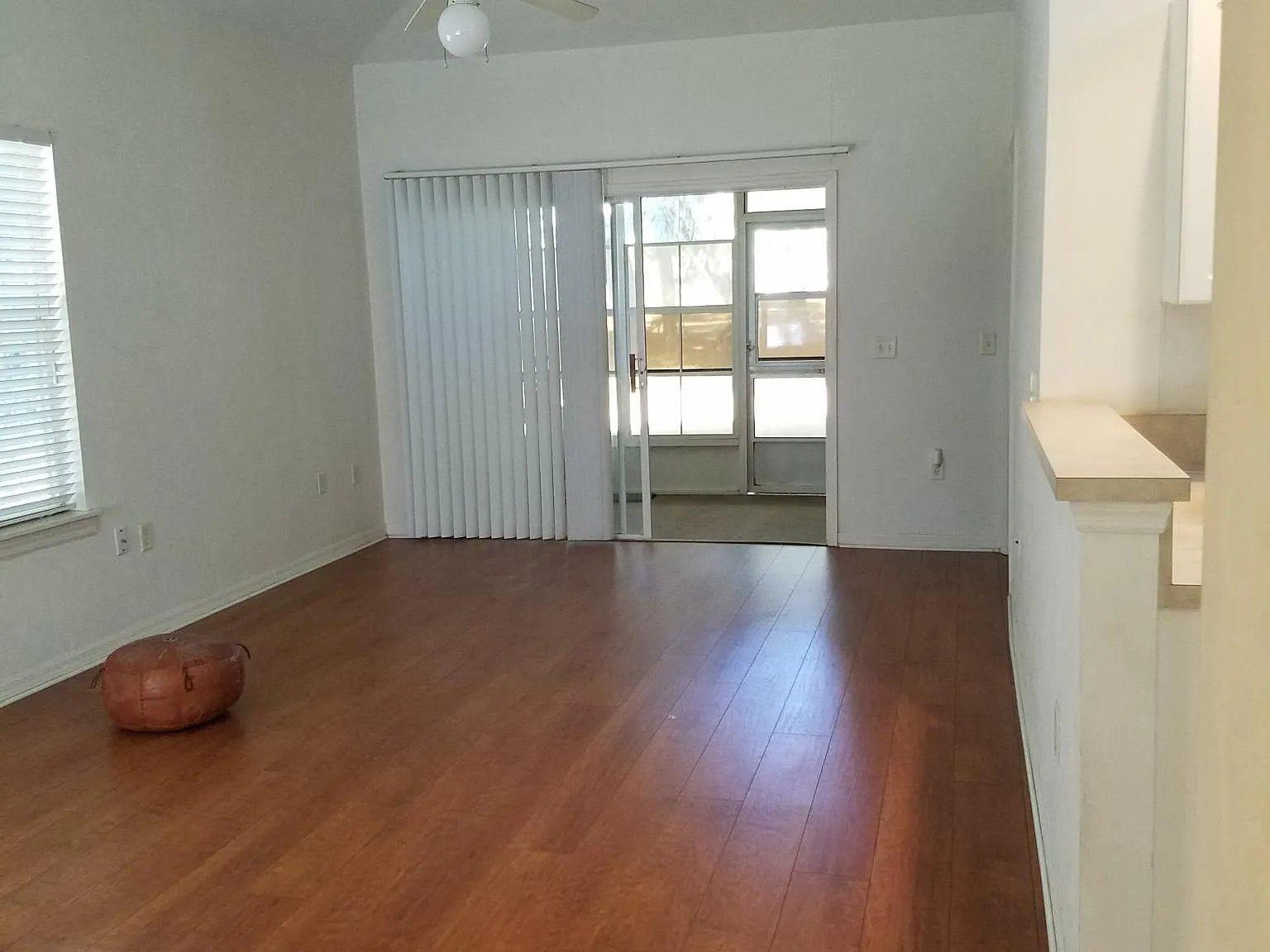 1 bed, 888 sqft, $1,595 — Photo 3