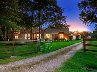 22390 White Oak Dr, Conroe, TX 77306