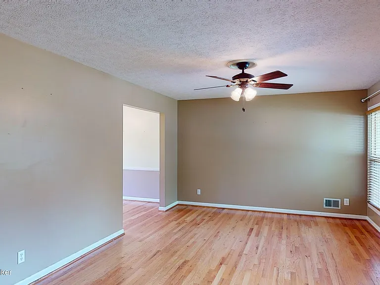 707 Dorsey Way — Photo 3