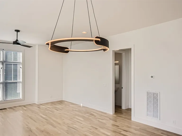 423 Serenity Ln — Photo 12