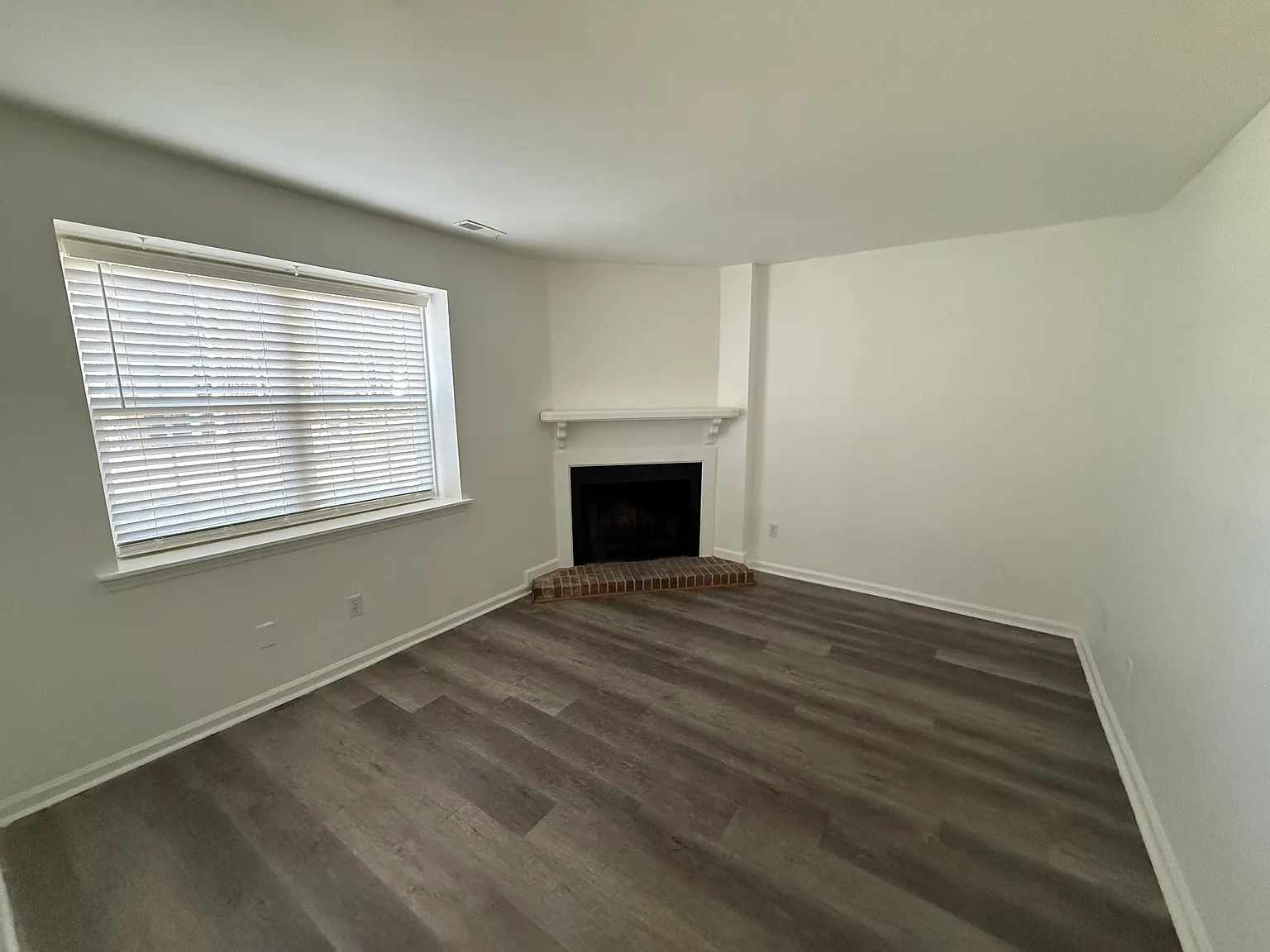 8526 Castle Pine Ct — Photo 2