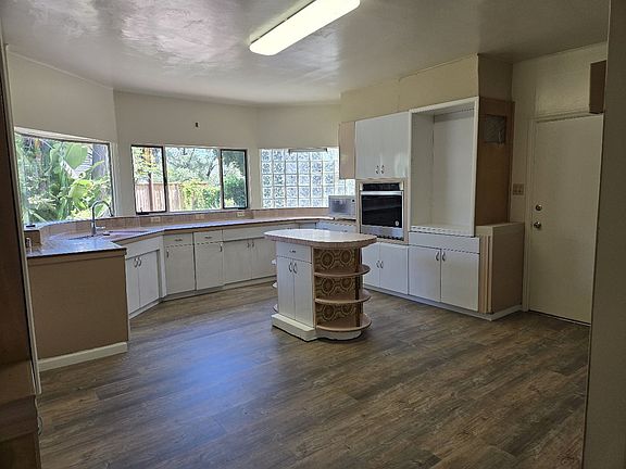 2nd image of 334 Church St Room B