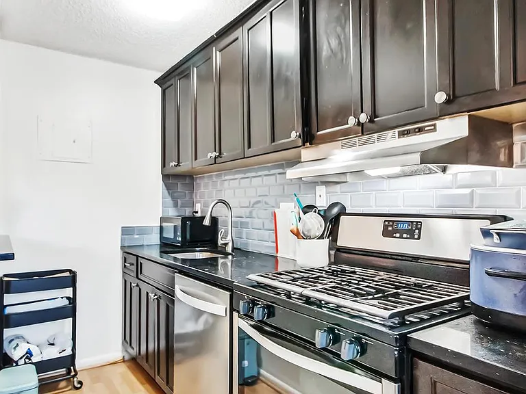 2500 N Van Dorn St #918 — Photo 5