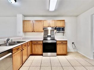 302 Sylvan St, Hutto, TX 78634