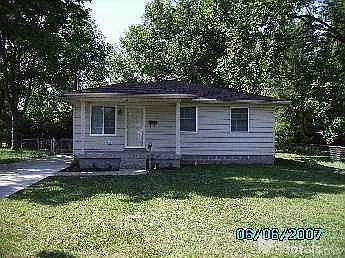 4908 Vassar Ave photo 1