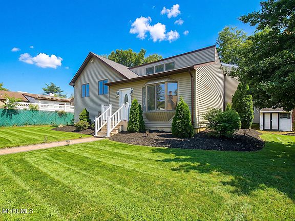 5th image of 897 Brookside Avenue