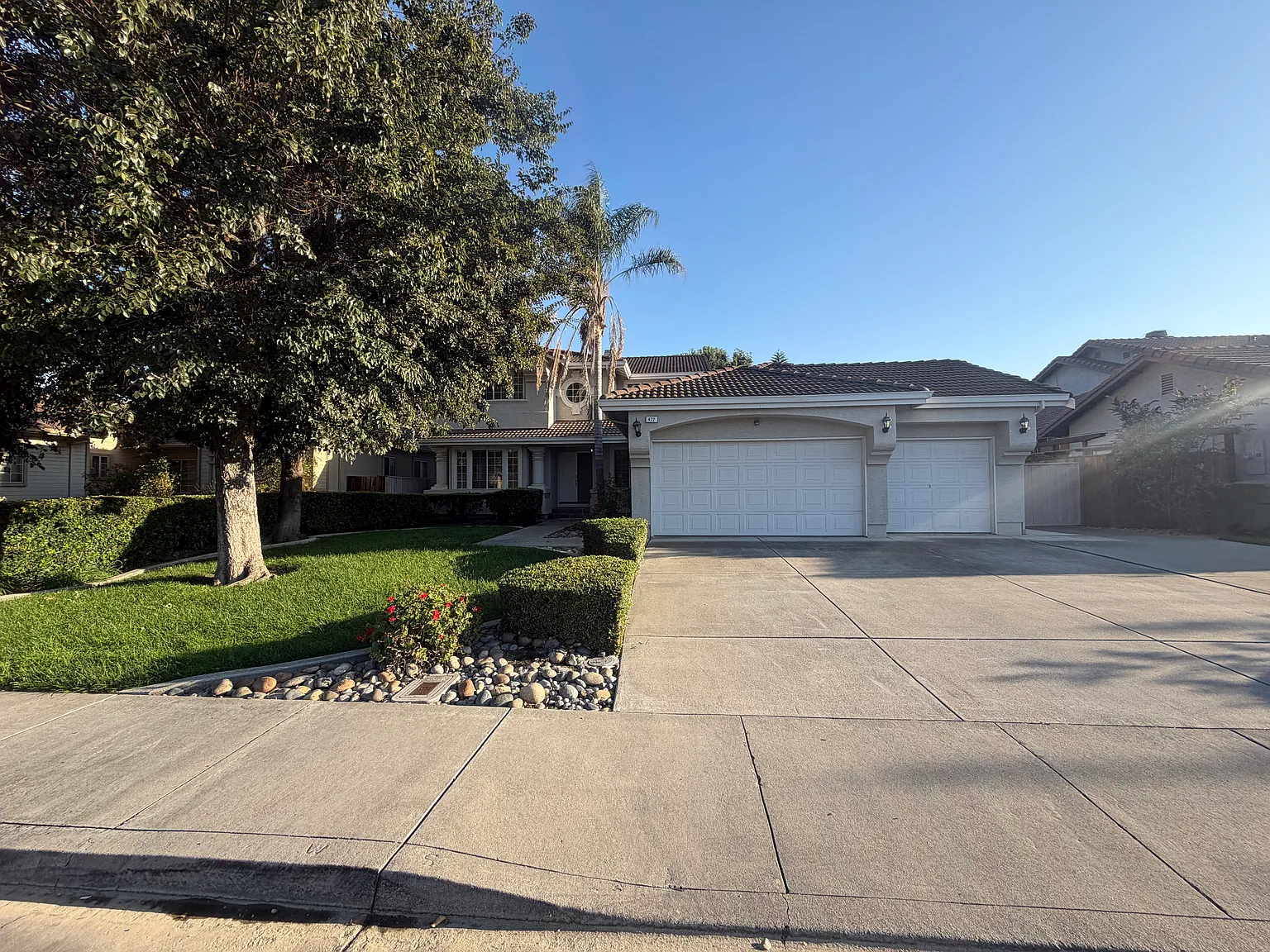 5 bed, 2811 sqft, $3,895 — Photo 4