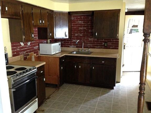4th image of 8986 Cambridge Dr