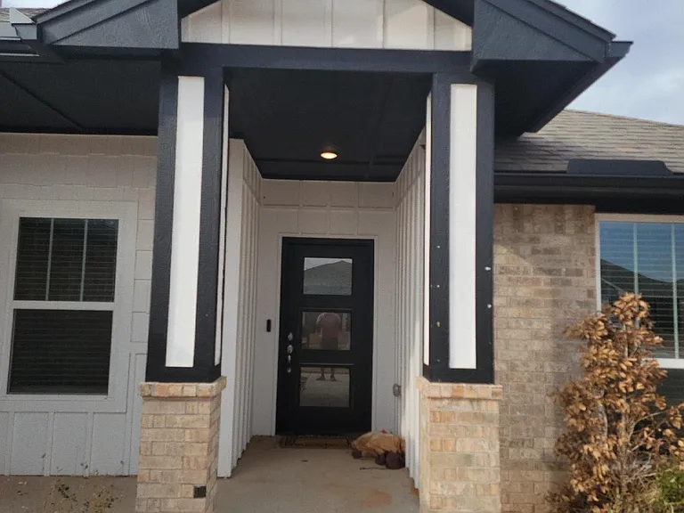4705 Apatite Bluff Dr — Photo 2