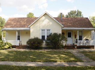 625 N Colfax St, Monticello, IL 61856