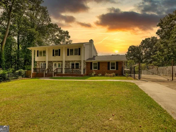 1341 Kenyon Rd, Lake City, GA 30260