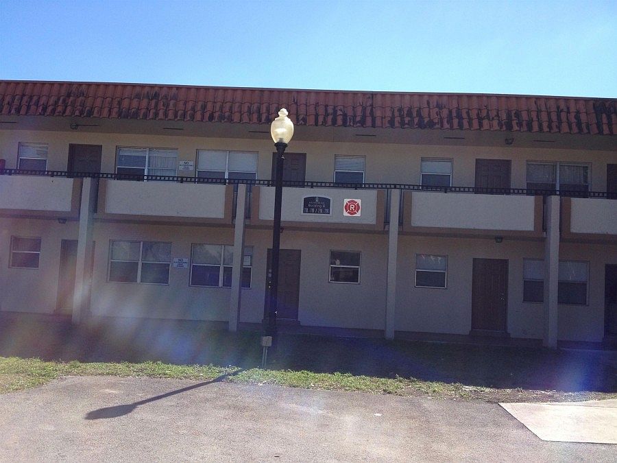 1st image of 400 NW 65th Ave APT 117