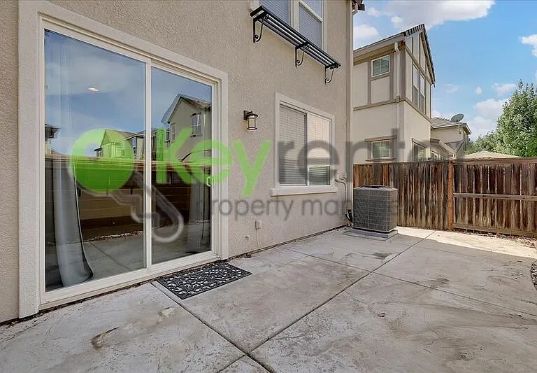 1104 Impressionist Loop — Photo 37