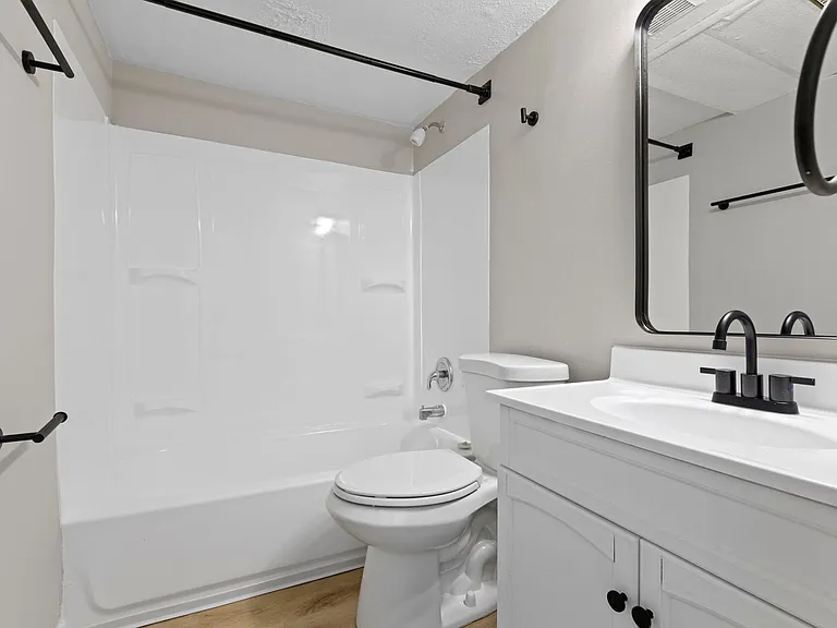 The Hills Apartment Homes — Photo 9