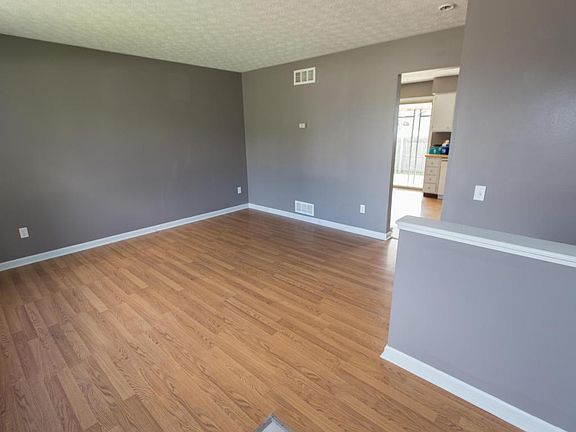 3rd image of 2455 Bluegrass Ln