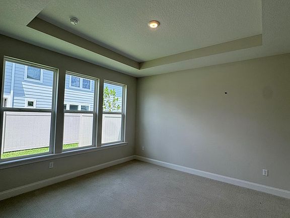 4th image of 243 COOL SPRINGS Avenue