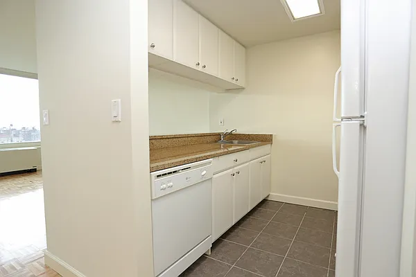 Rented by Stonehenge NYC LLC | media 2