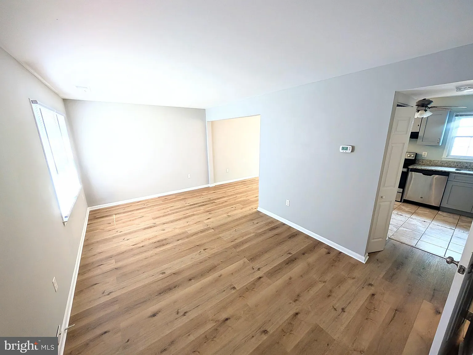 3 bed, 1.5 bath, 1056 sqft, $2,500 — Photo 3
