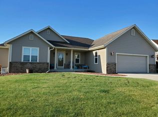 1323 Chippewa Dr, Hartford, WI 53027