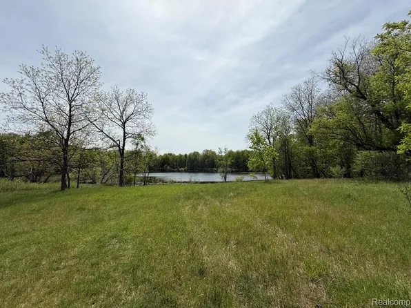 2320 Pool Rd, Holly, MI 48442