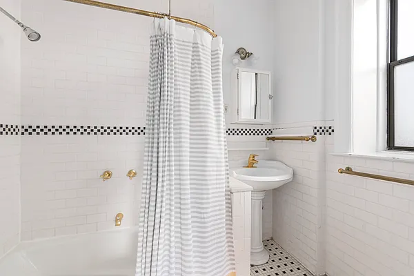 Rented by Douglas Elliman | media 10