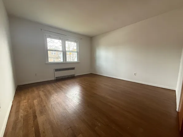 822 Kingsland Lane image 10 of 13