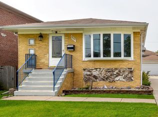 8209 W Ballard Rd, Niles, IL 60714