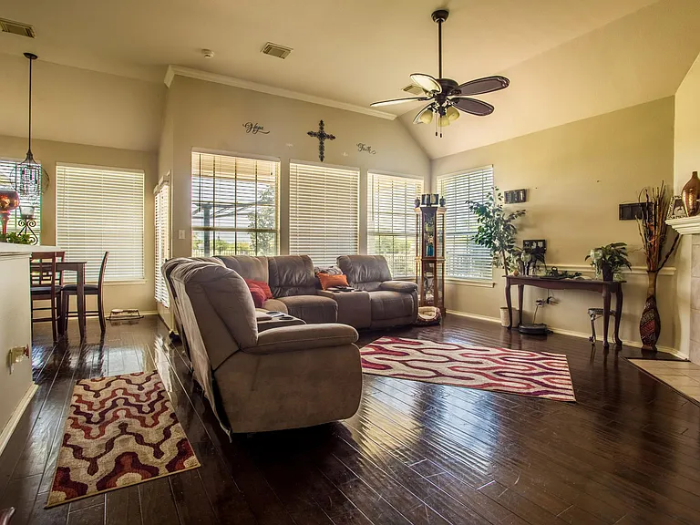 2713 Butler National Dr — Photo 11