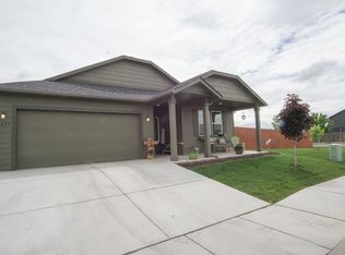 1257 SW 4th St, College Place, WA 99324