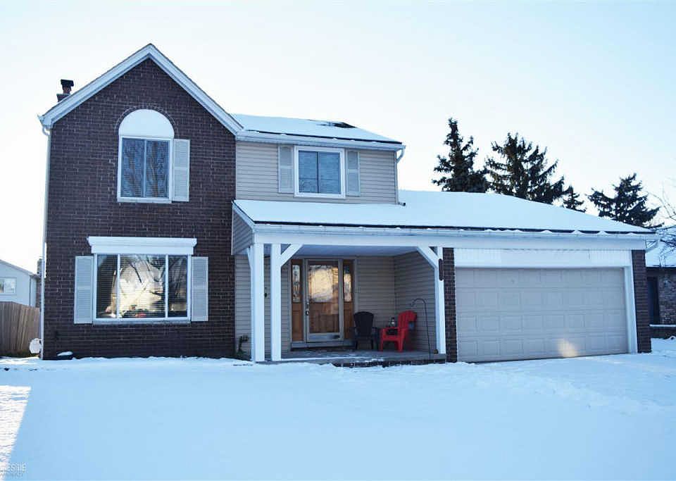 1st image of 39526 Chantilly Dr