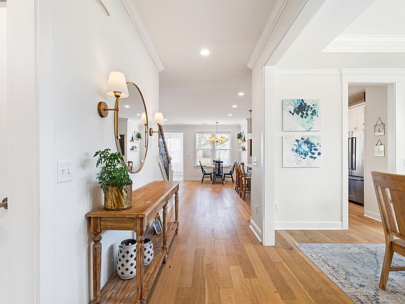 4th image of 2061 Kemmerlin St