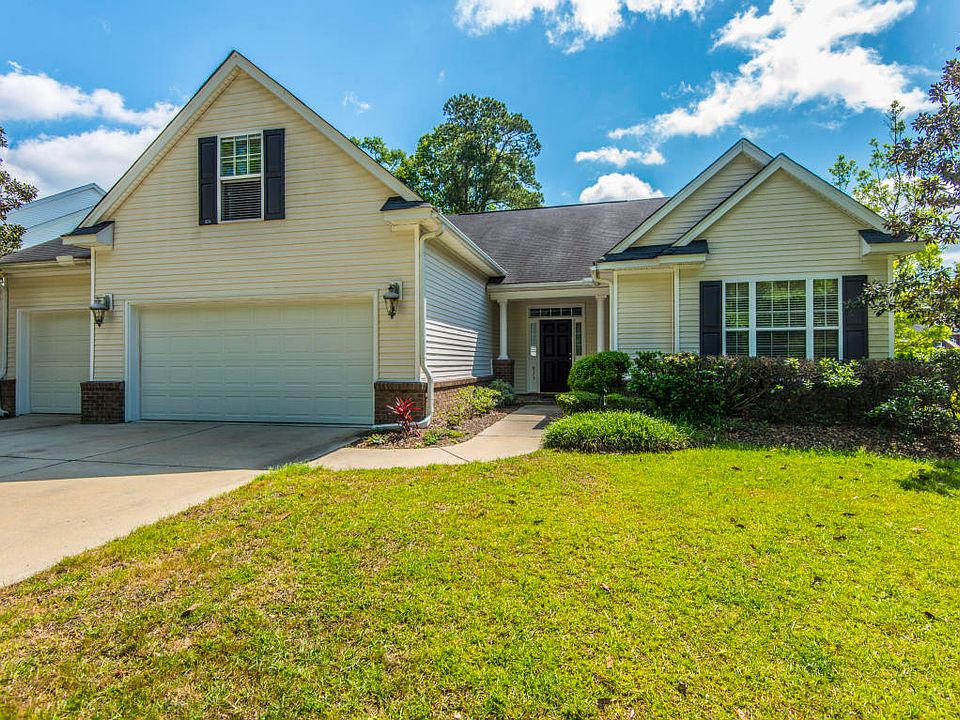 1st image of 823 Beverly Dr