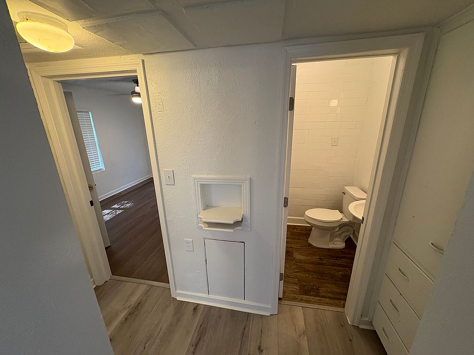 1st image of 410 Hibiscus Dr E