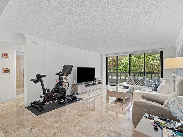 277 N Ocean Blvd #1040 — Photo 9
