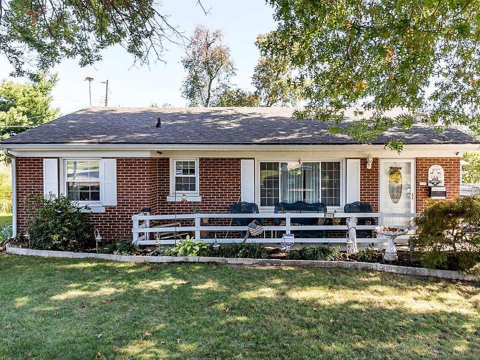 1st image of 1081 Patricia Ln