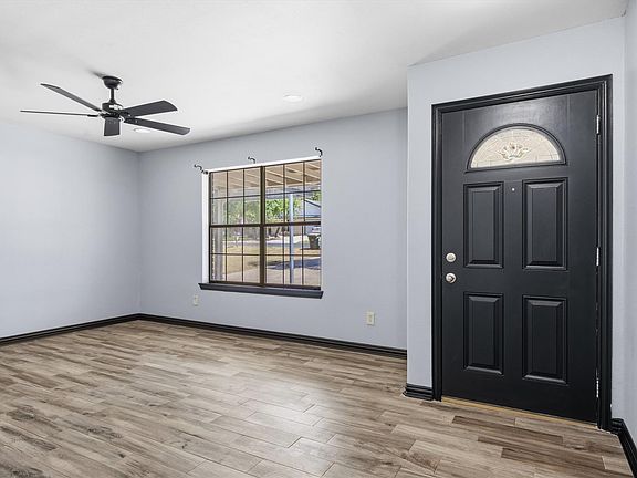 3rd image of 1011 Serenada Dr
