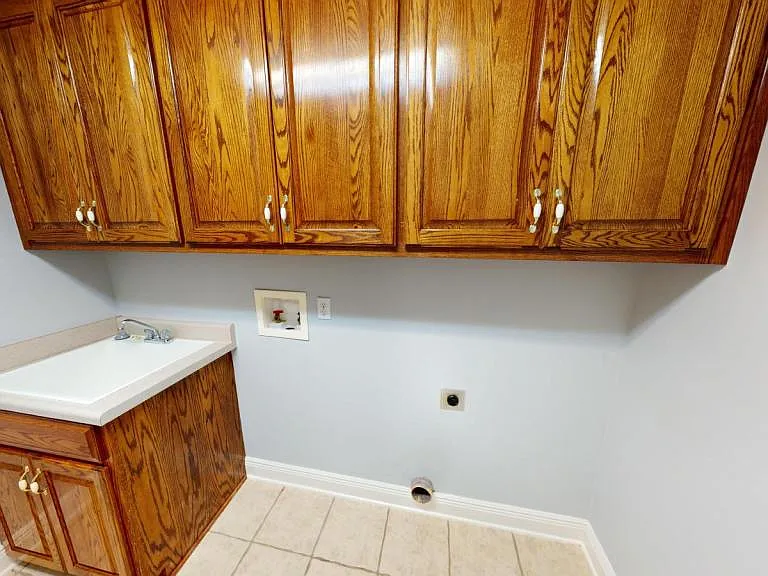 808 Dixie Dr — Photo 9