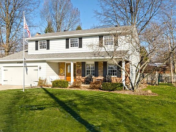 4th image of 27280 Benwood Cir