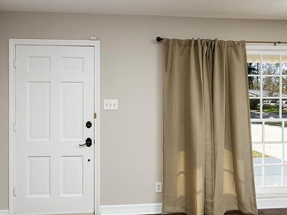 4th image of 5520 Hooks Ave