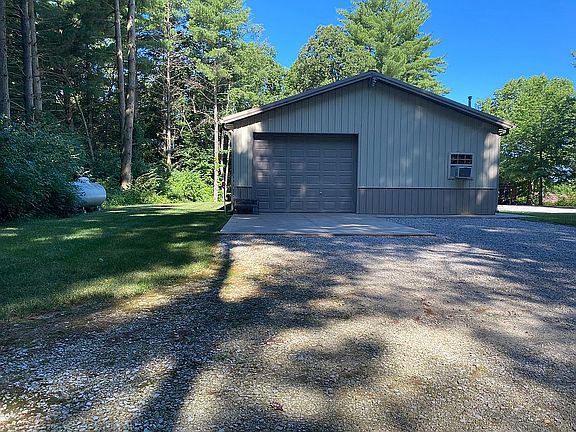 4th image of 1319 E Lake Dr #1