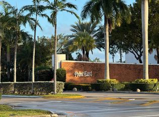 2861 Leonard Dr APT F505, Aventura, FL 33160