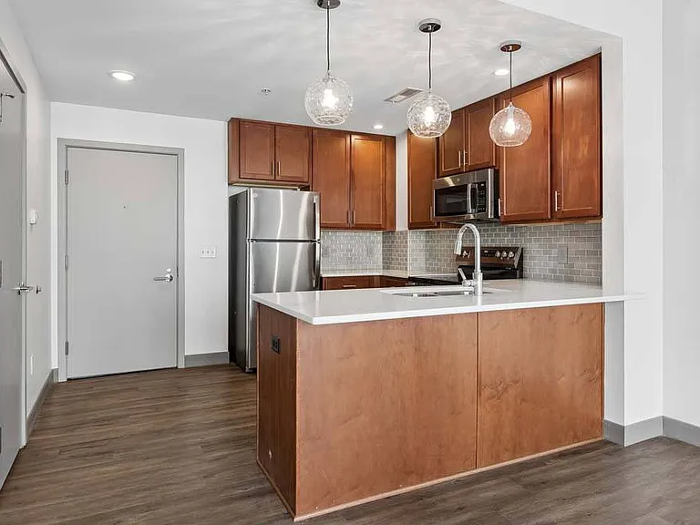 Midtown Crossing Apartments — Photo 90