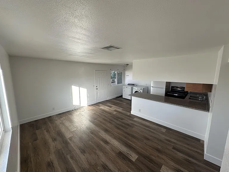 179 Judy Ct #D — Photo 11