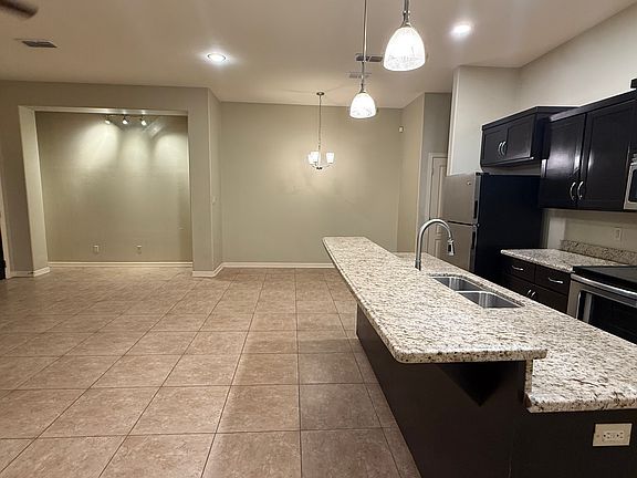 5th image of 2815 Mimosa St APT 11