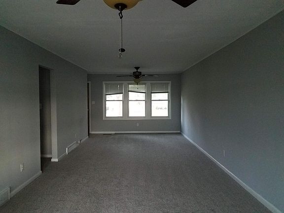 Living room Fresh paint and new carpet through out
