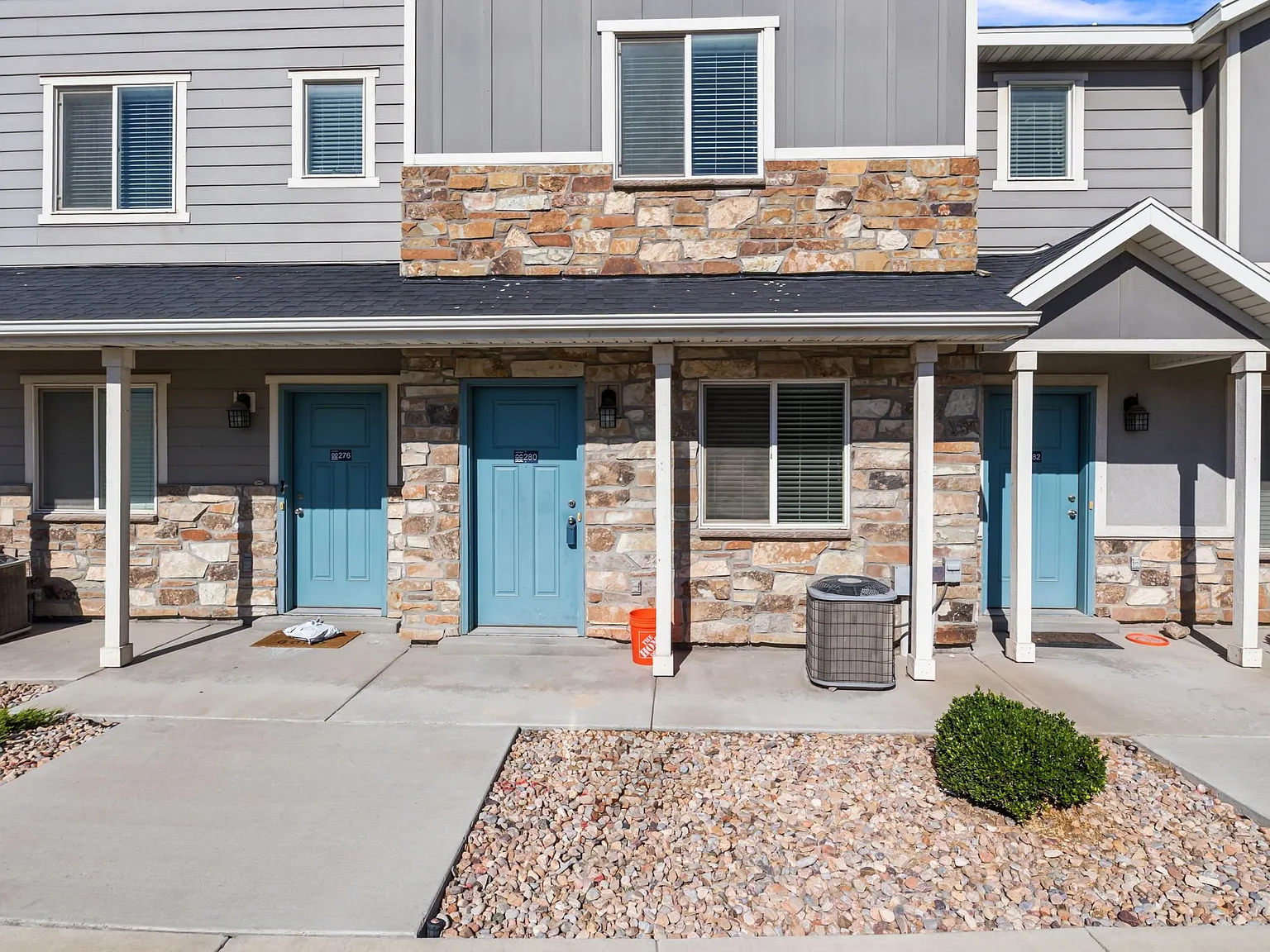Vineyard Townhome — Photo 2