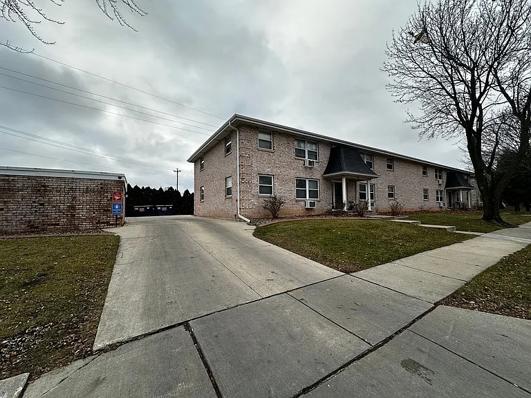 207 Fort Howard Ave — Photo 4