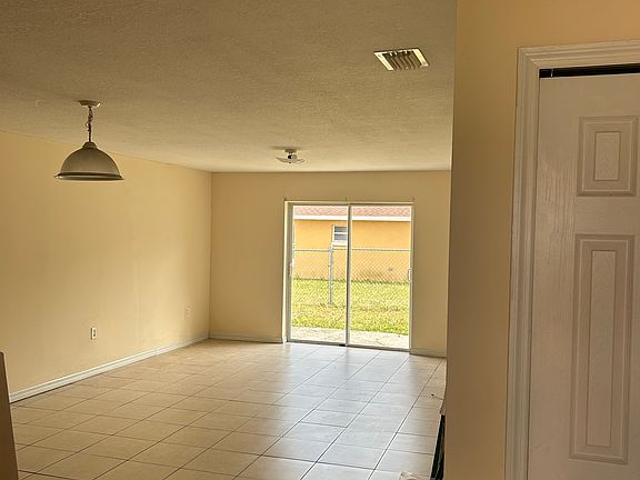 3rd image of 612 Bluebill Ln #B